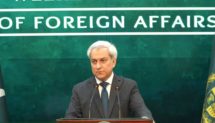 پاکستان نے ایران اور امریکا کے درمیان امن کوششوں سے دستبردار ہونے کا تاثر مسترد کردیا